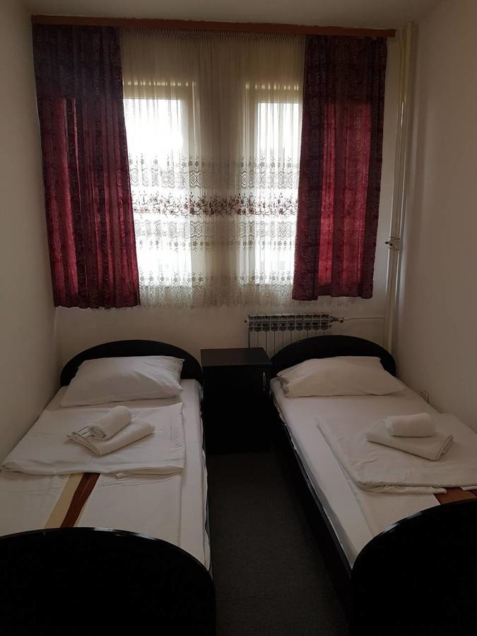 Motel Luxor Visoko Exteriér fotografie